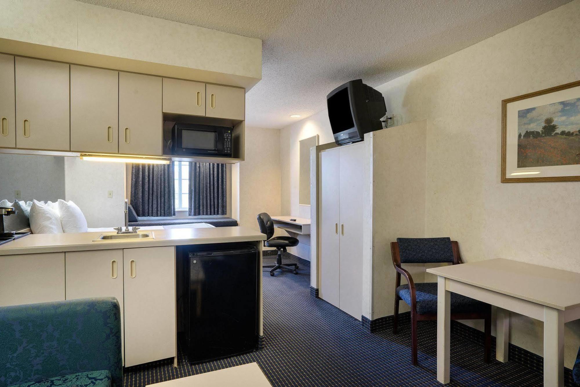 Microtel Inn & Suites By Wyndham Pittsburgh Airport Robinson Township  Bagian luar foto